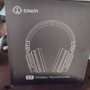 Cowin E7 Wireless Headphones - Black NWT